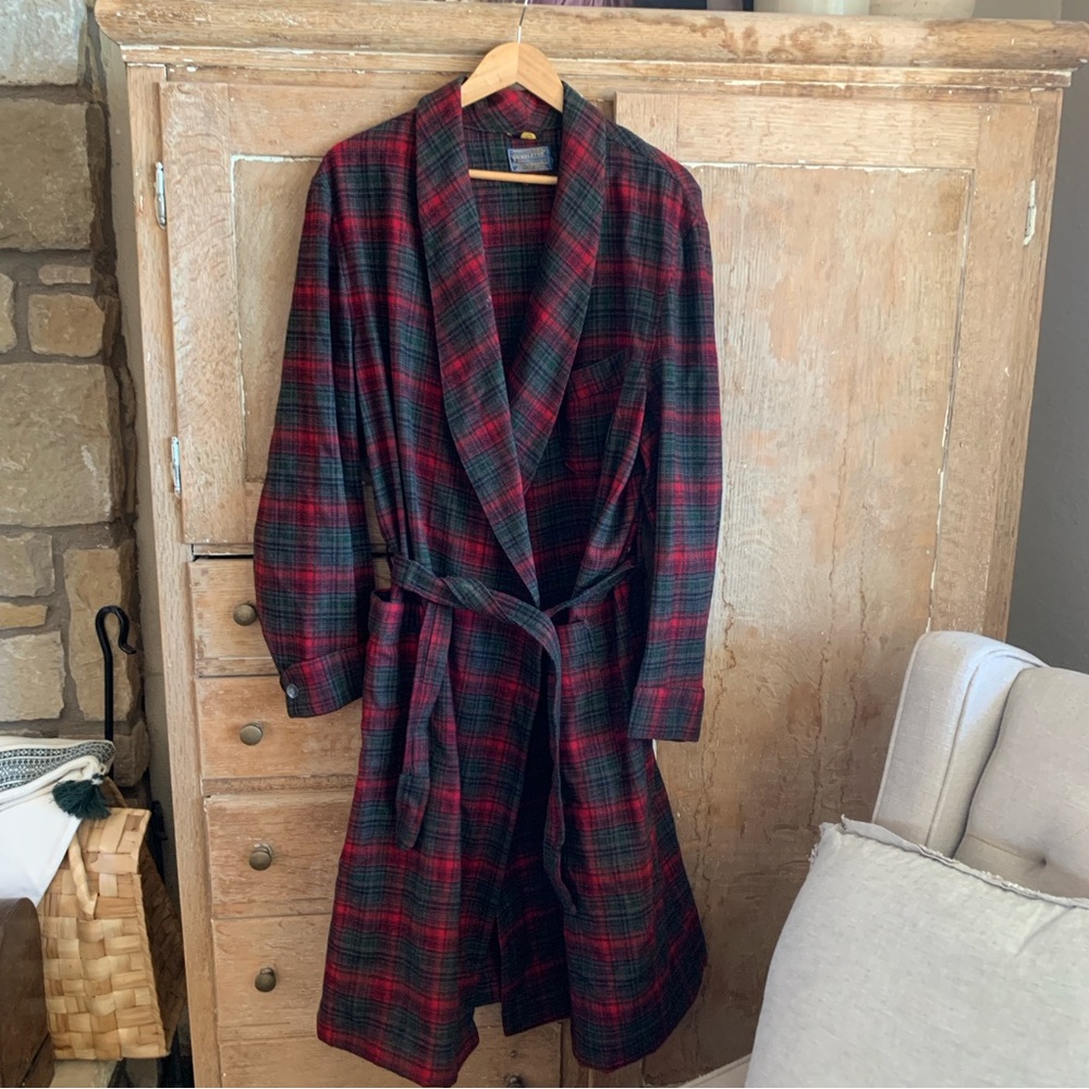 Men’s Pendleton Virgin Wool Plaid Red and Green Robe, XL